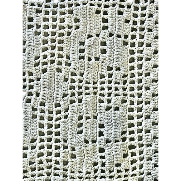 Hand-Crocheted Cream Cotton Table Runner 68" X 18" Floral Pattern Thick Thread - Picture 7 of 9